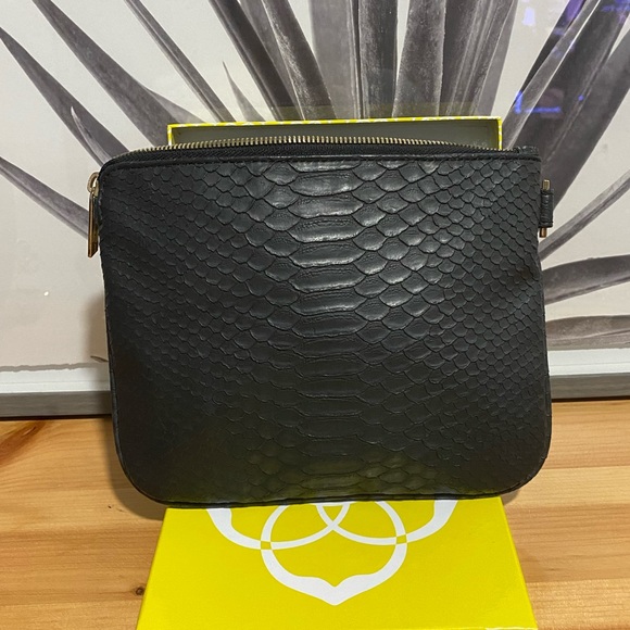 Rare Kendra Scott Faux Python Bag - Picture 3 of 7